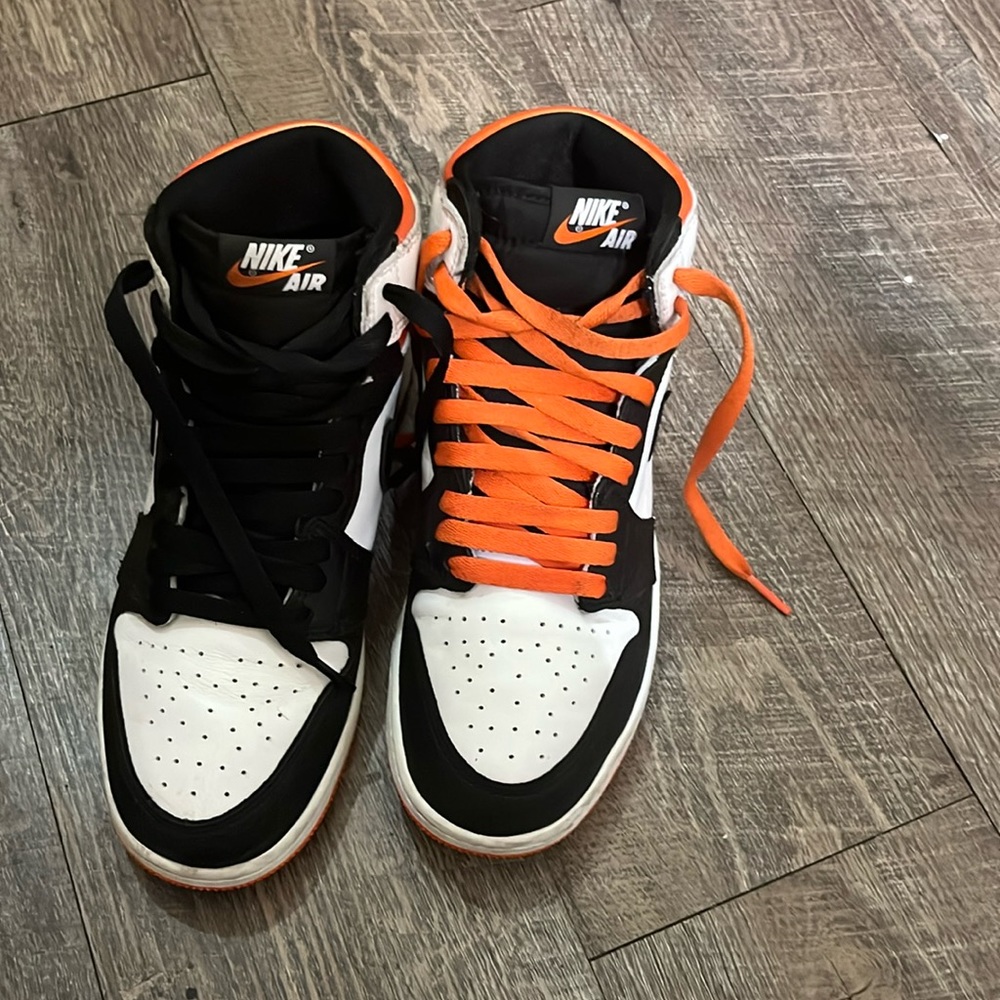 These are the AJ1“electro orange” they were used